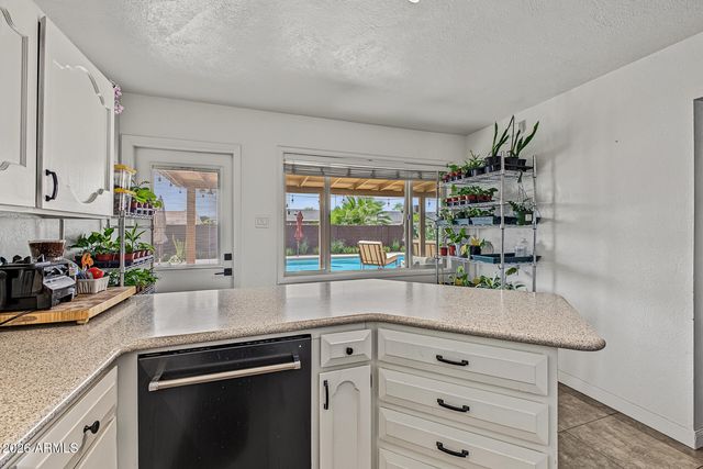 8119 E MITCHELL Drive, Scottsdale, AZ 85251