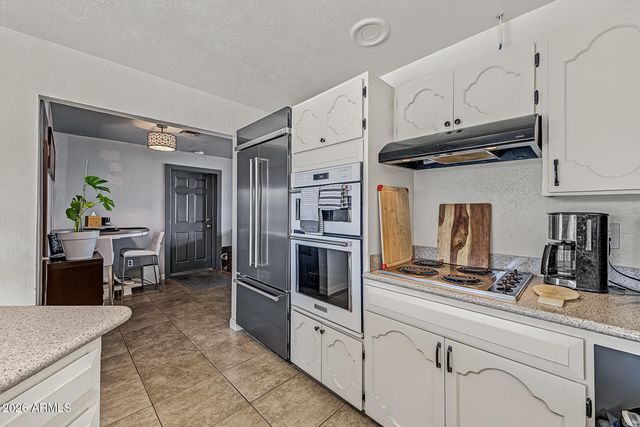 8119 E MITCHELL Drive, Scottsdale, AZ 85251
