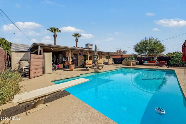 8119 E MITCHELL Drive, Scottsdale, AZ 85251