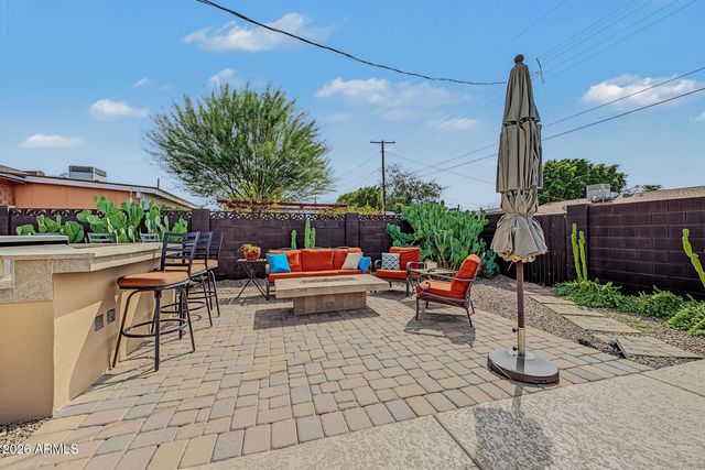 8119 E MITCHELL Drive, Scottsdale, AZ 85251