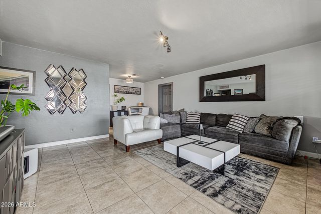 8119 E MITCHELL Drive, Scottsdale, AZ 85251