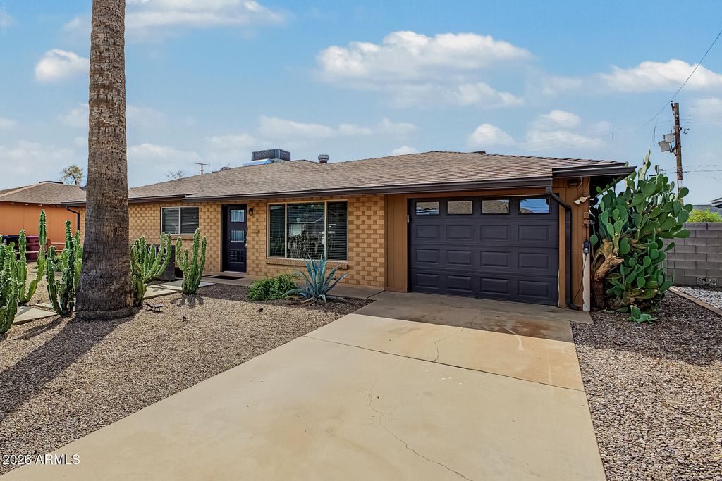 8119 E MITCHELL Drive, Scottsdale, AZ 85251 — photo 4