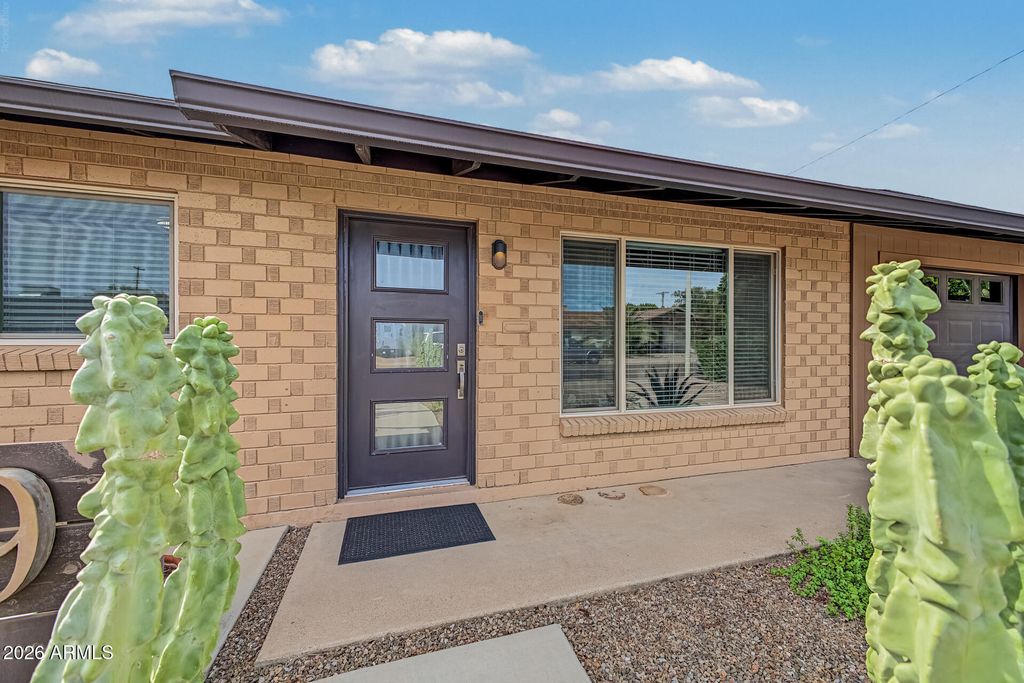 8119 E MITCHELL Drive, Scottsdale, AZ 85251 — photo 5