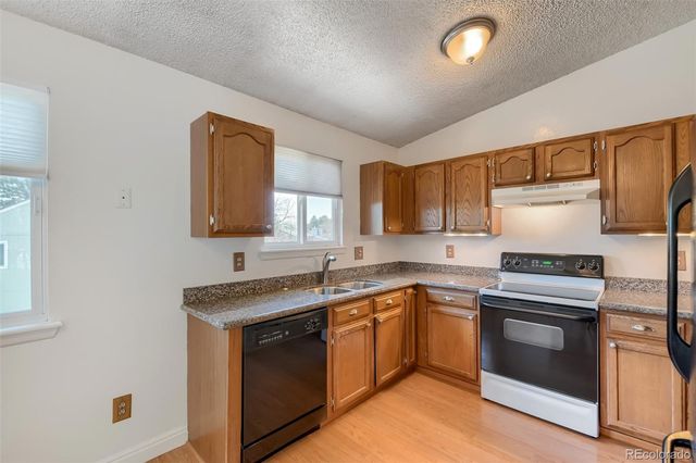 3911 S Ensenada Court, Aurora, CO 80013