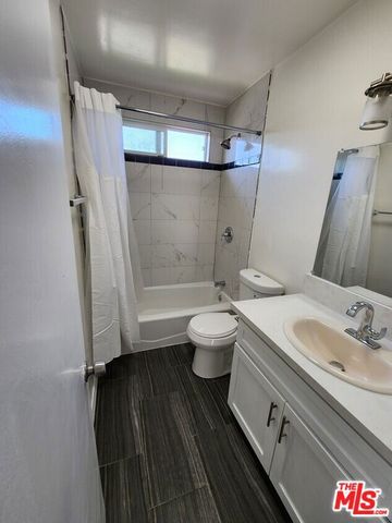 423 N Harvard Boulevard, Los Angeles, CA 90004