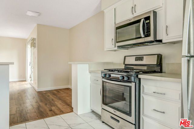 423 N Harvard Boulevard, Los Angeles, CA 90004