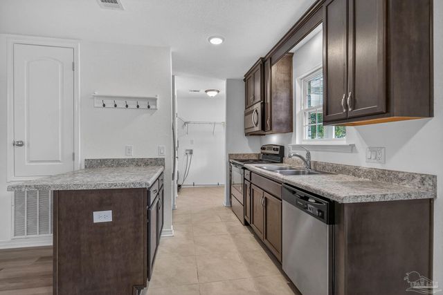 1906 Albany Ave, Pensacola, FL 32507