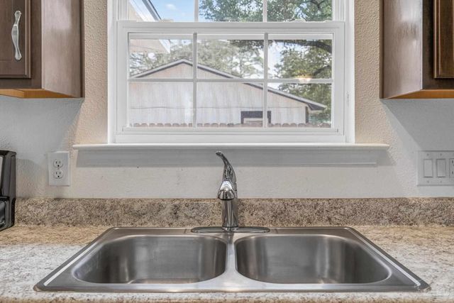 1906 Albany Ave, Pensacola, FL 32507