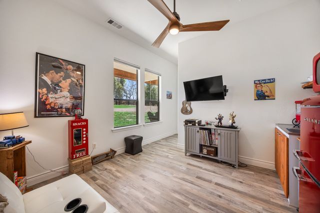 19001 County Road 334, Quinlan, TX 75474