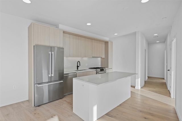 2209 S 1st ST 321, Austin, TX 78704