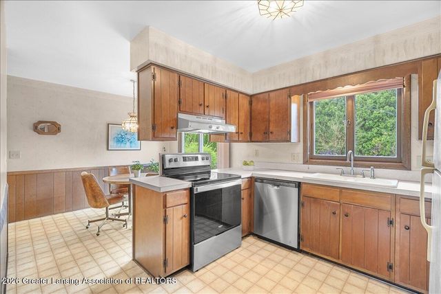 7970 Vista Avenue, Grand Ledge, MI 48837