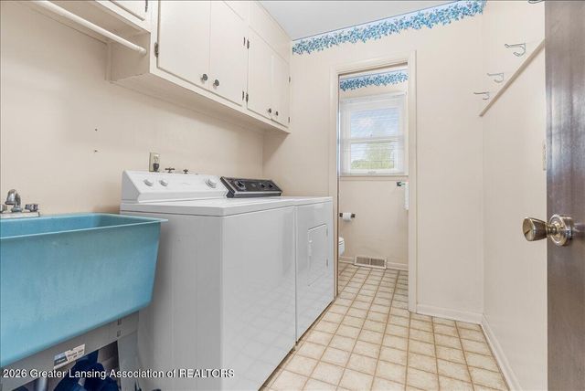 7970 Vista Avenue, Grand Ledge, MI 48837