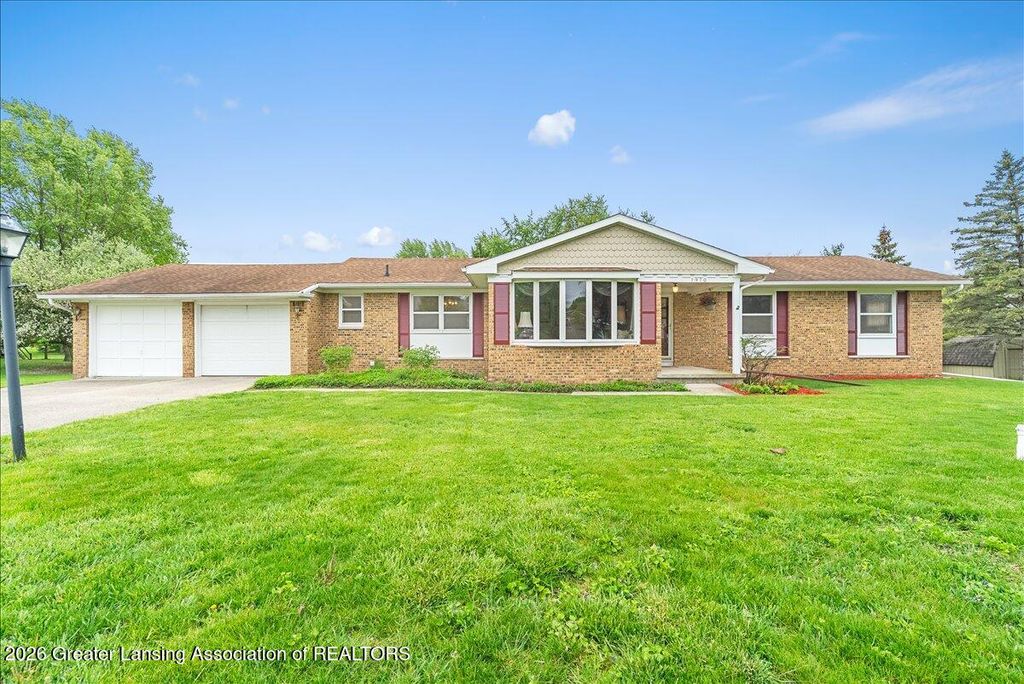 7970 Vista Avenue, Grand Ledge, MI 48837