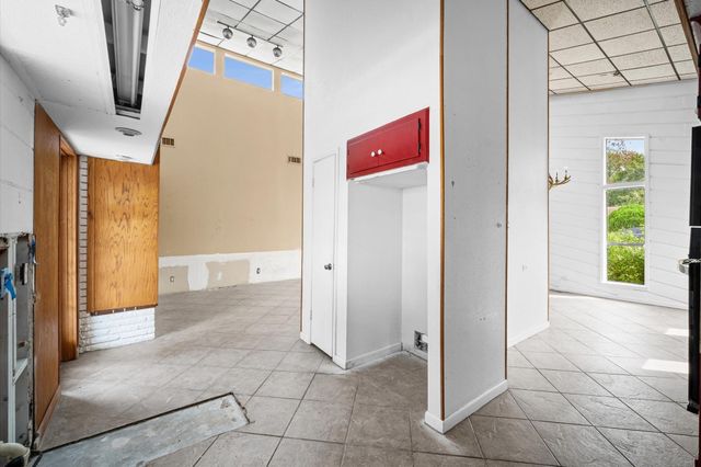 426 S 6th Street, La Porte, TX 77571
