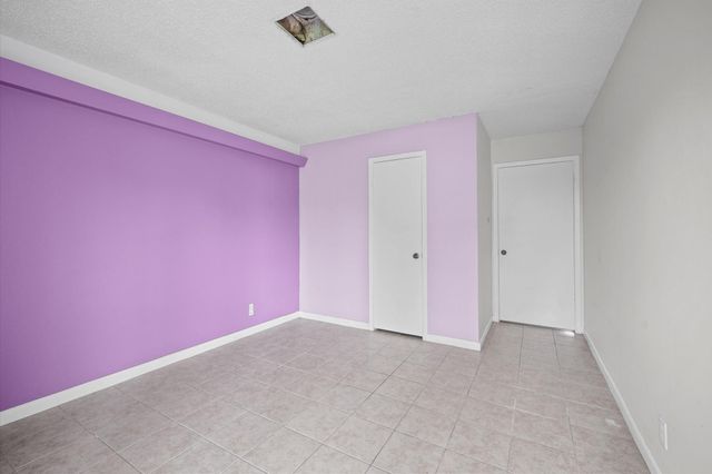 426 S 6th Street, La Porte, TX 77571