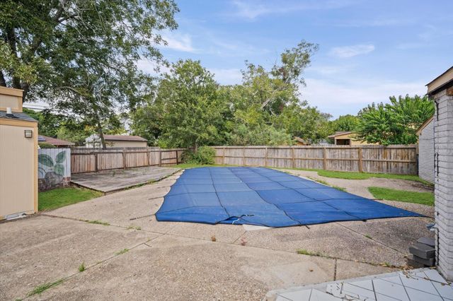 426 S 6th Street, La Porte, TX 77571