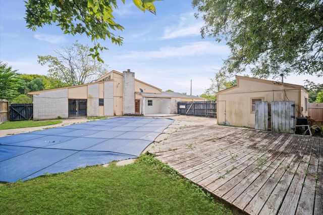 426 S 6th Street, La Porte, TX 77571