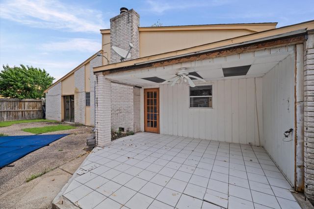 426 S 6th Street, La Porte, TX 77571