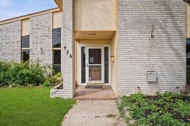 426 S 6th Street, La Porte, TX 77571