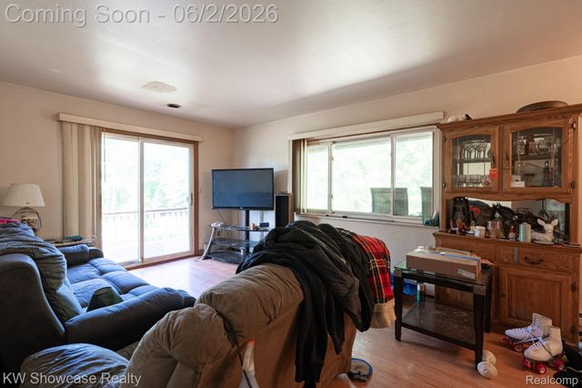 820 Clara Street, Commerce Charter Township, MI 48390