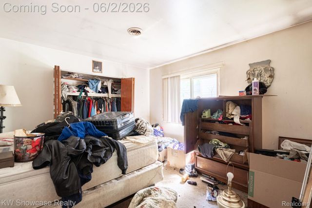 820 Clara Street, Commerce Charter Township, MI 48390