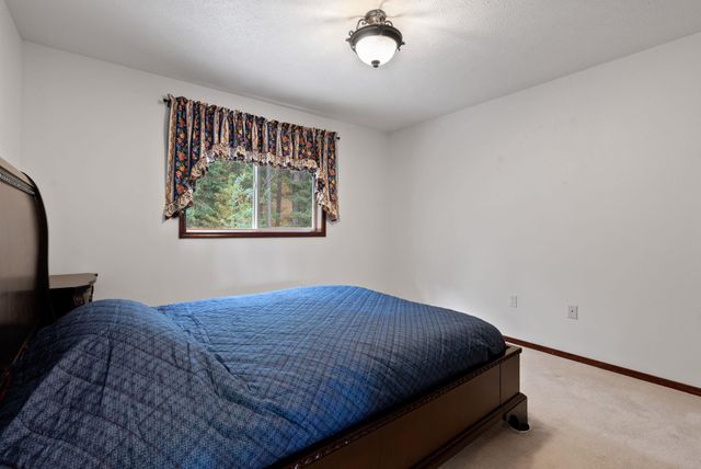 12910 S Fairway Ridge Ln, Spokane, WA 99224