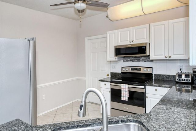 5414 FAIR OAKS STREET 10-D, Bradenton, FL 34203