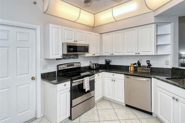 5414 FAIR OAKS STREET 10-D, Bradenton, FL 34203