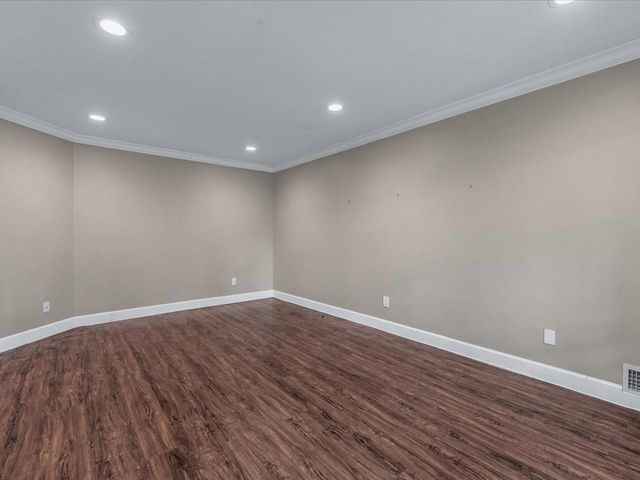 19 S Club Drive, Jericho, NY 11753