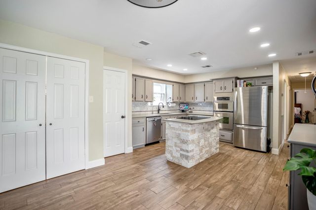 20311 Lake Sherwood Drive, Katy, TX 77450