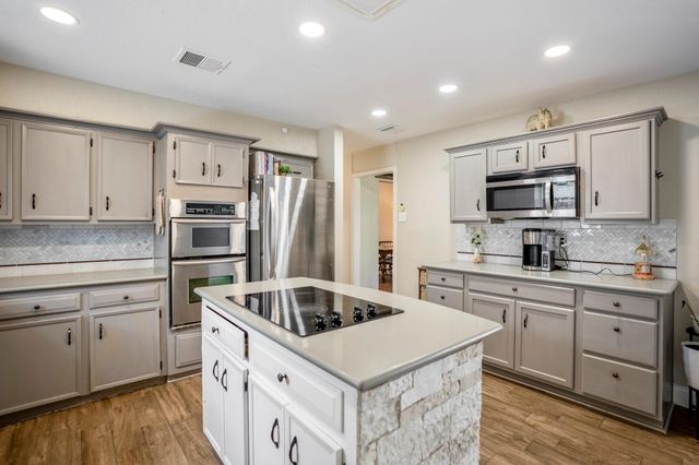 20311 Lake Sherwood Drive, Katy, TX 77450