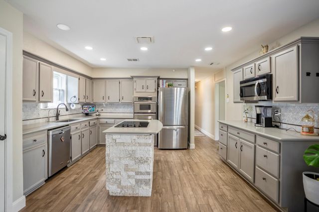 20311 Lake Sherwood Drive, Katy, TX 77450