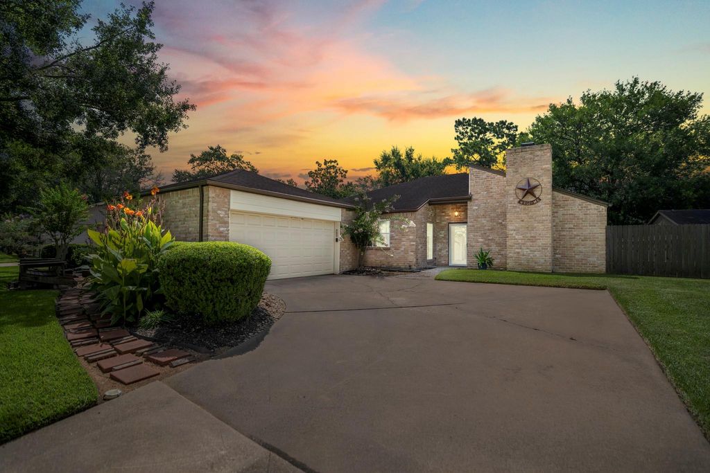 20311 Lake Sherwood Drive, Katy, TX 77450