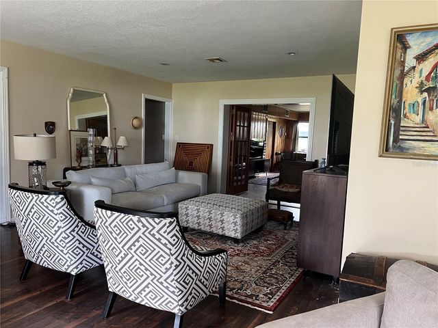 9279 SILVER LAKE DRIVE, Leesburg, FL 34788