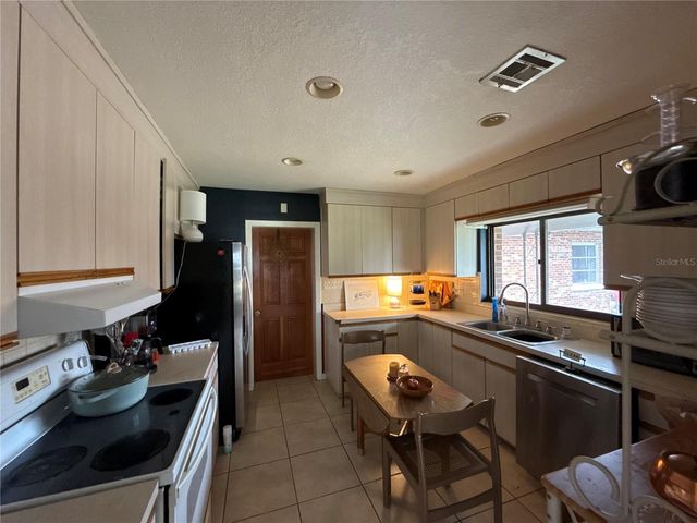 9279 SILVER LAKE DRIVE, Leesburg, FL 34788