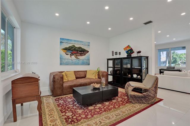 1216 Chinaberry Drive, Weston, FL 33327