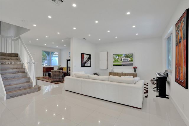 1216 Chinaberry Drive, Weston, FL 33327