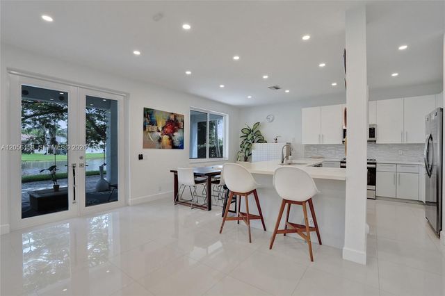 1216 Chinaberry Drive, Weston, FL 33327
