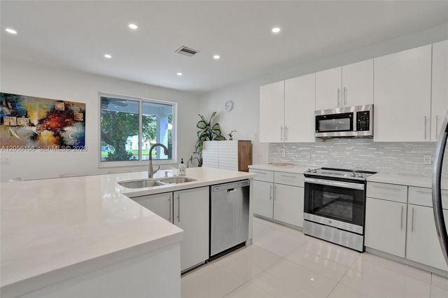 1216 Chinaberry Drive, Weston, FL 33327