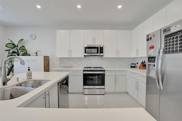 1216 Chinaberry Drive, Weston, FL 33327