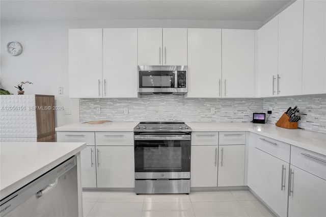 1216 Chinaberry Drive, Weston, FL 33327