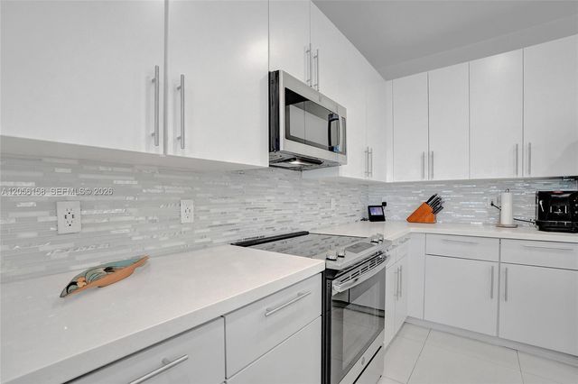 1216 Chinaberry Drive, Weston, FL 33327