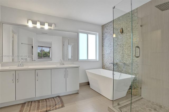 1216 Chinaberry Drive, Weston, FL 33327