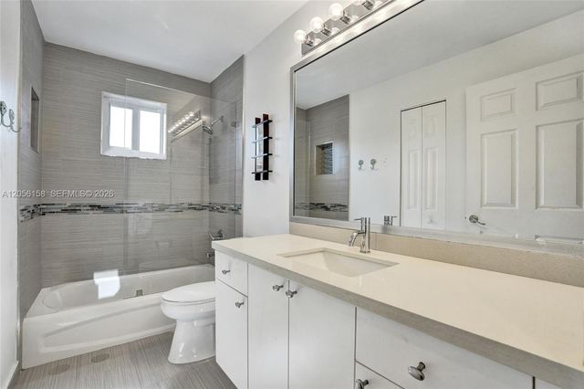 1216 Chinaberry Drive, Weston, FL 33327