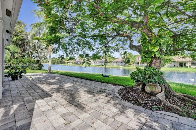 1216 Chinaberry Drive, Weston, FL 33327