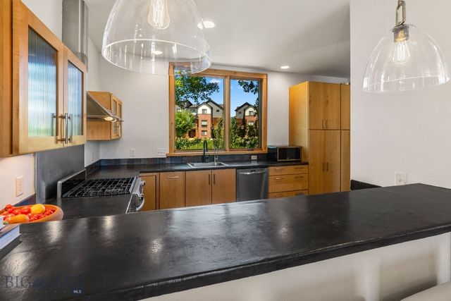 213 Turtle Way, Bozeman, MT 59715