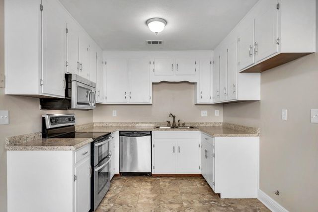 266 Honeysuckle Way, Niceville, FL 32578