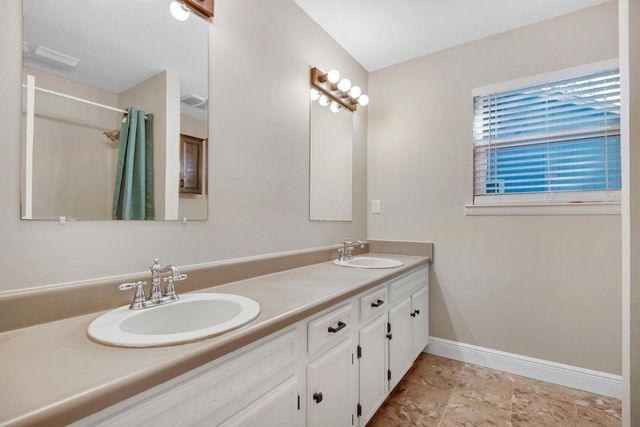 266 Honeysuckle Way, Niceville, FL 32578