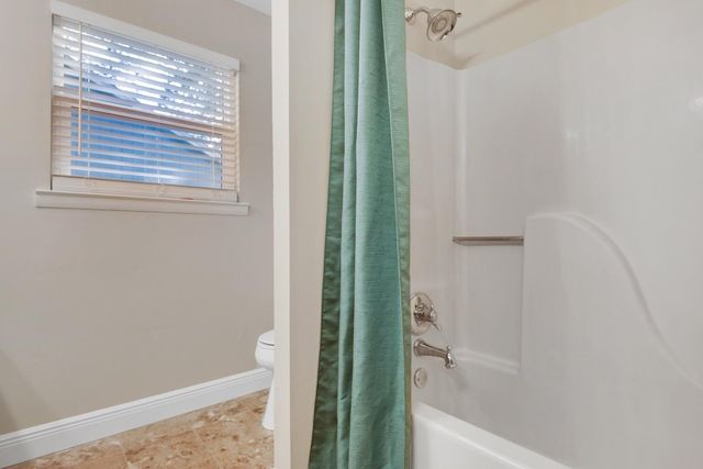 266 Honeysuckle Way, Niceville, FL 32578