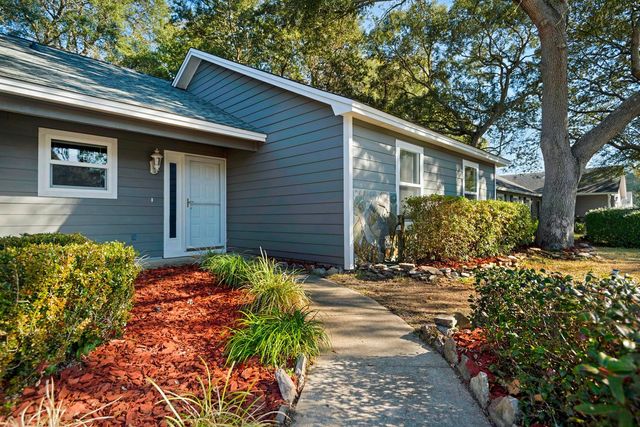 266 Honeysuckle Way, Niceville, FL 32578